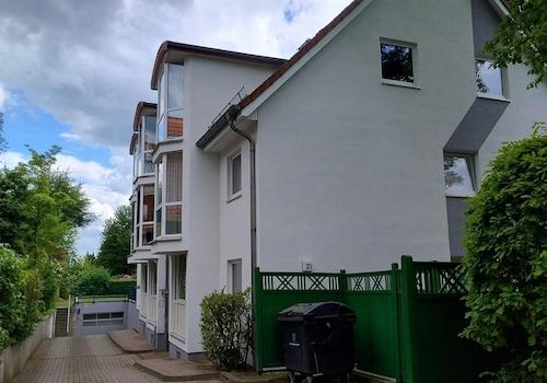 Einfahrt - Zugang TG / Whng.