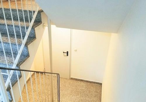 Treppen  zur TG-PLatz 6 Keller