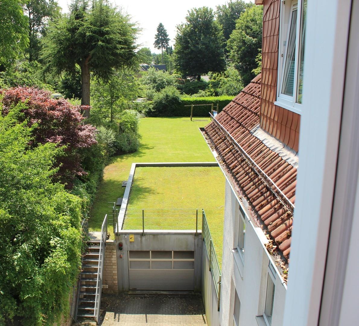 Schlafbereich mit Fensterblick