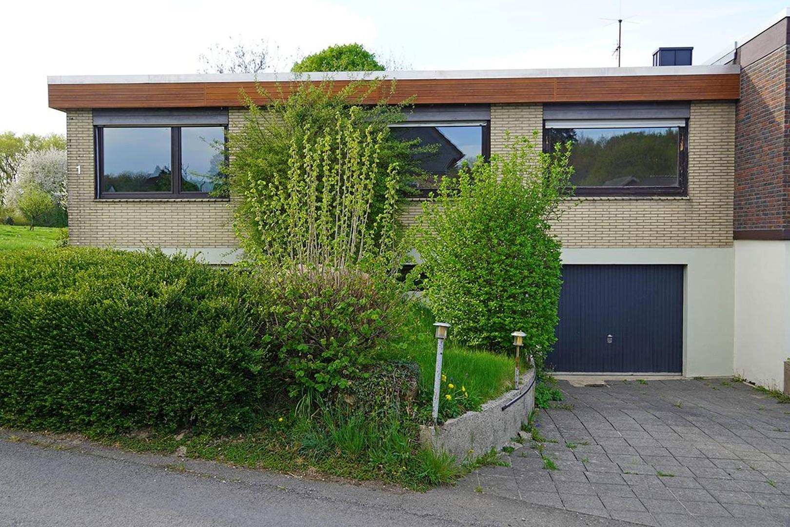 Hausansicht von der Straße