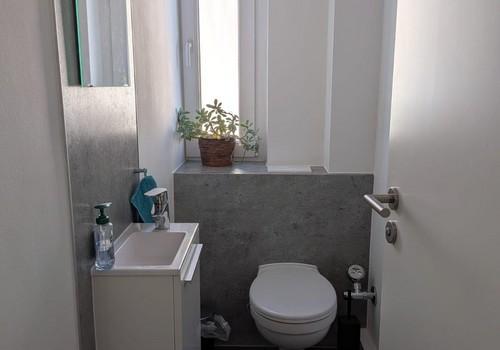 separates WC