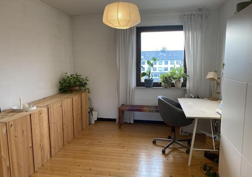 Arbeits- oder Kinderzimmer