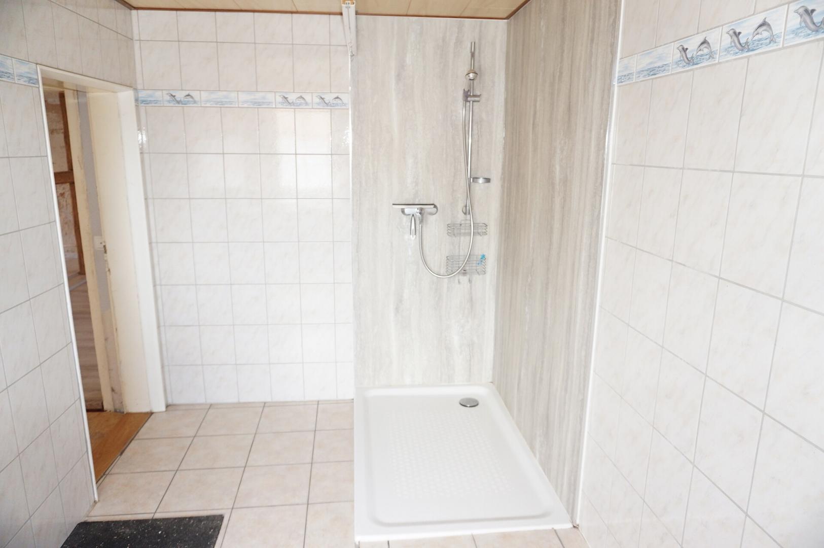Große Dusche
