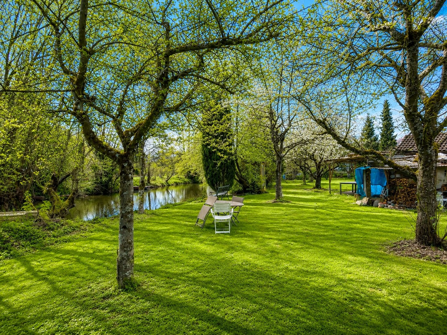 Garten mit Neckar