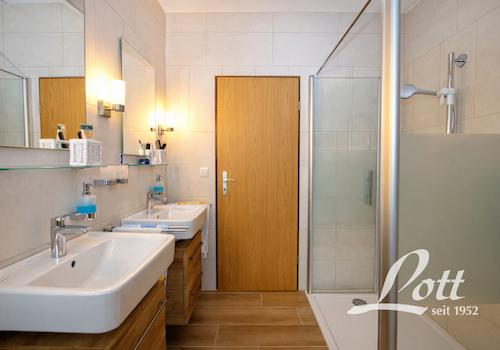 modernisiertes Badezimmer
