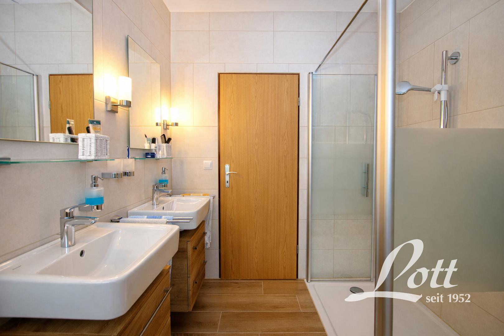 modernisiertes Badezimmer