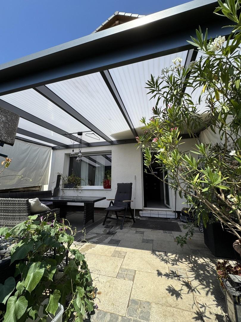 Terrasse Blick Haus