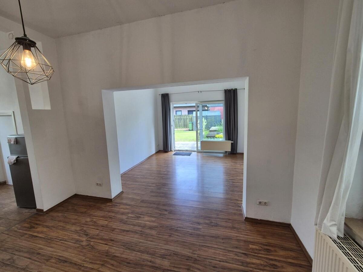 11 Wohn-Esszimmer