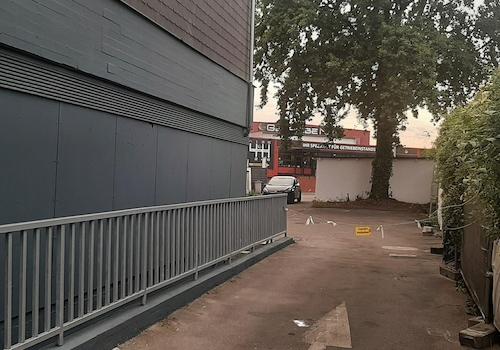 Einfahrt - Treppe seitlich