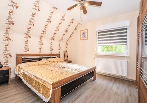 Schlafzimmer DG