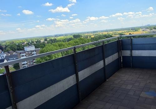 großer Balkon