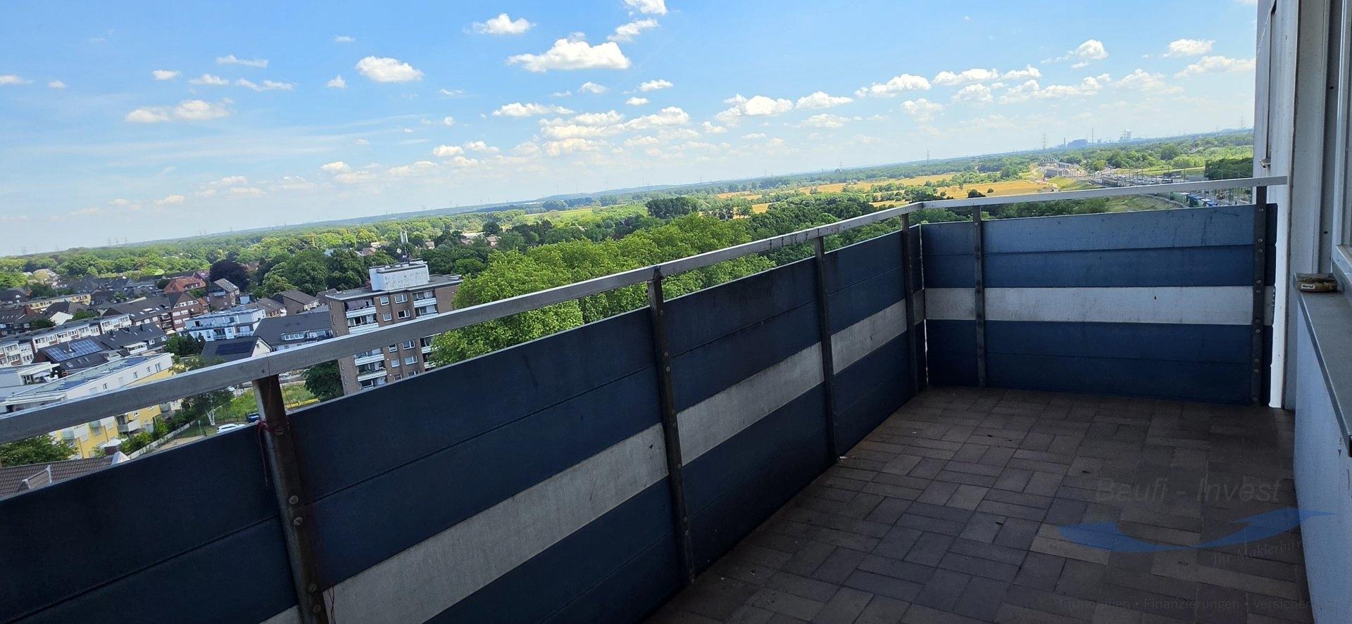 großer Balkon
