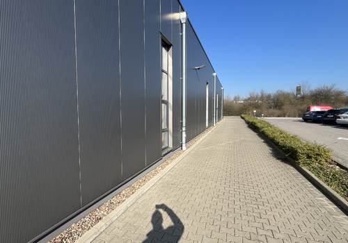 seitliche Hallenansicht