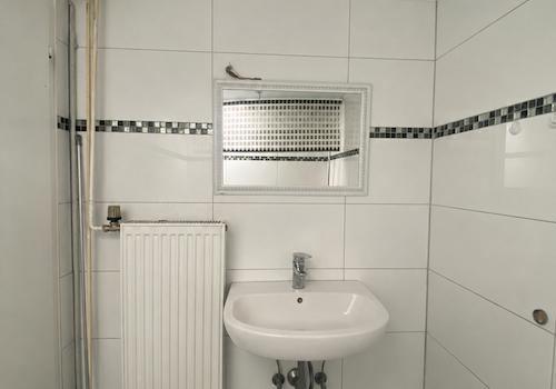 12 Badezimmer EG
