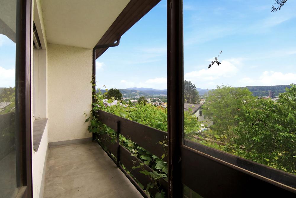 EG - Überdachter Balkon...