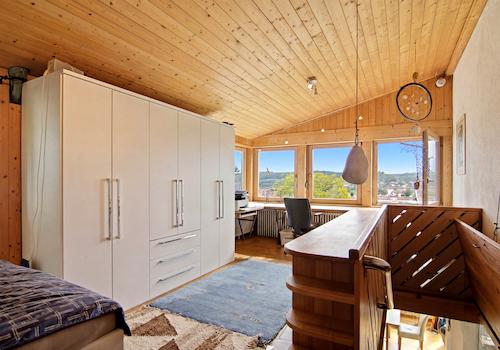 EG - Schlafzimmer mit Blick auf das Wiesental...