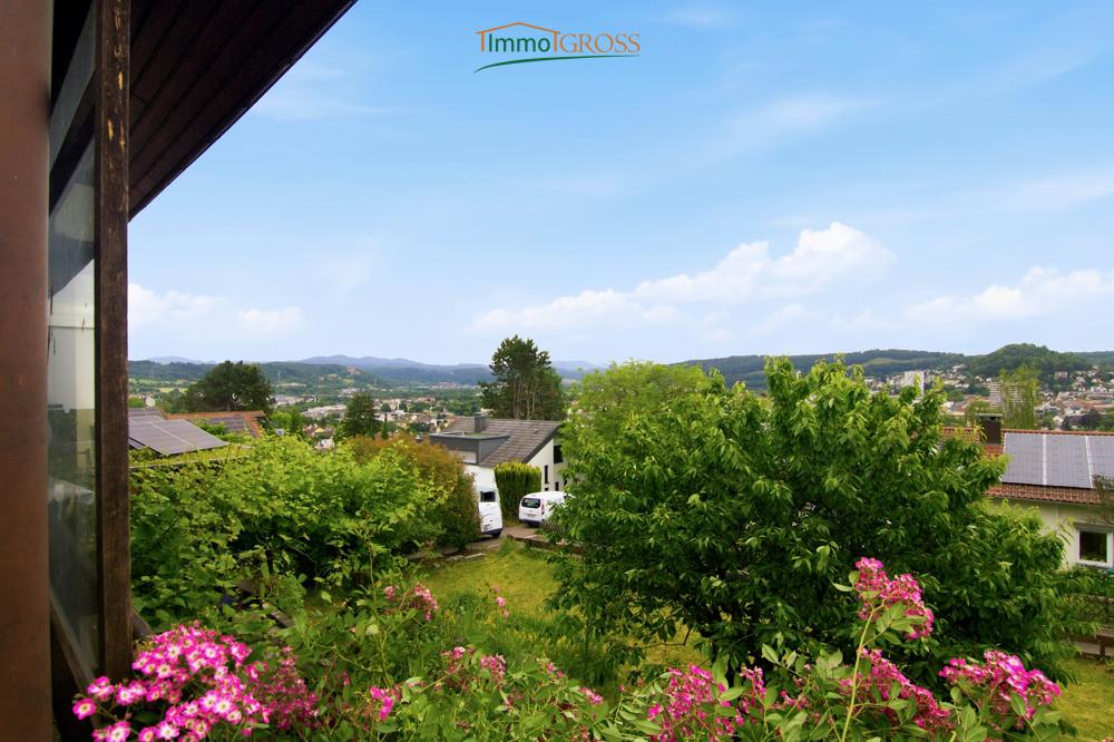  Blick auf die Burgruine Rötteln