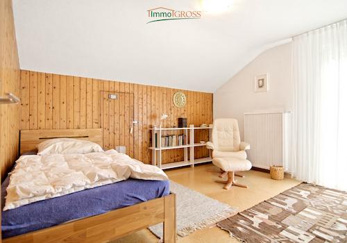 OG - Kinderzimmer mit Zugang zum Balkon