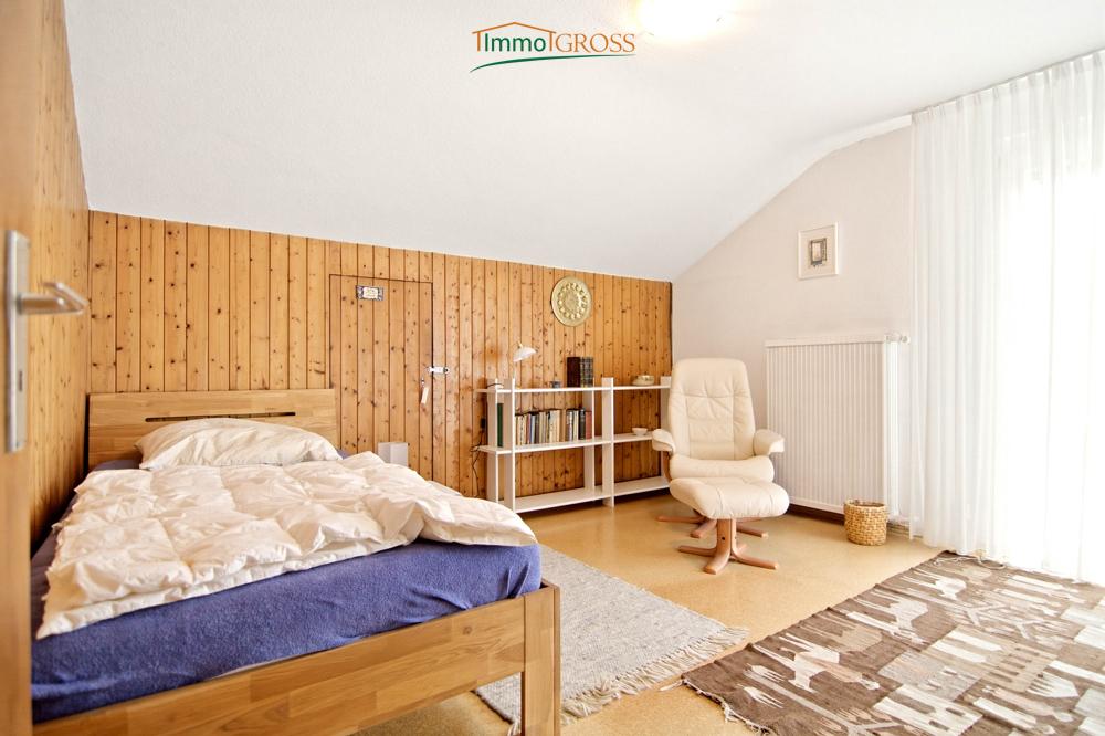 OG - Kinderzimmer mit Zugang zum Balkon