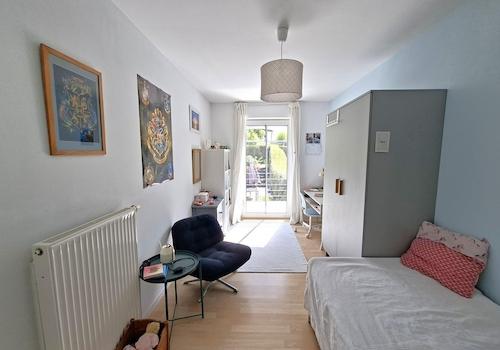 Schlafzimmer 1