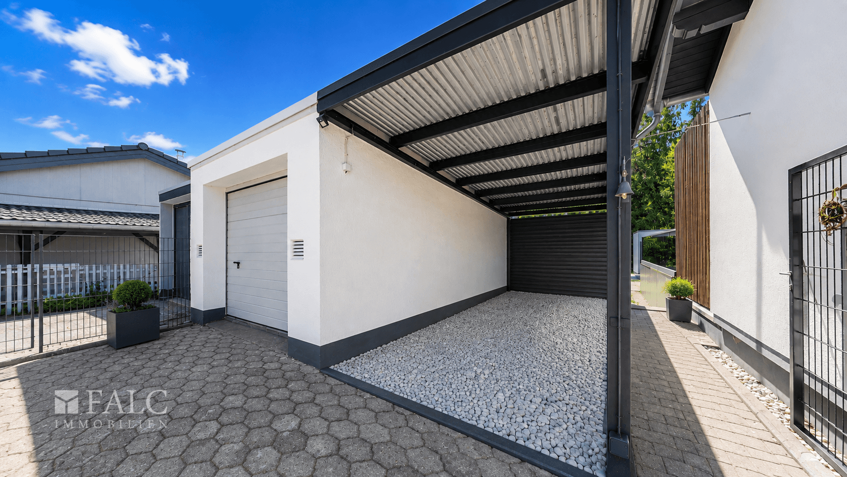 Carport + Garage