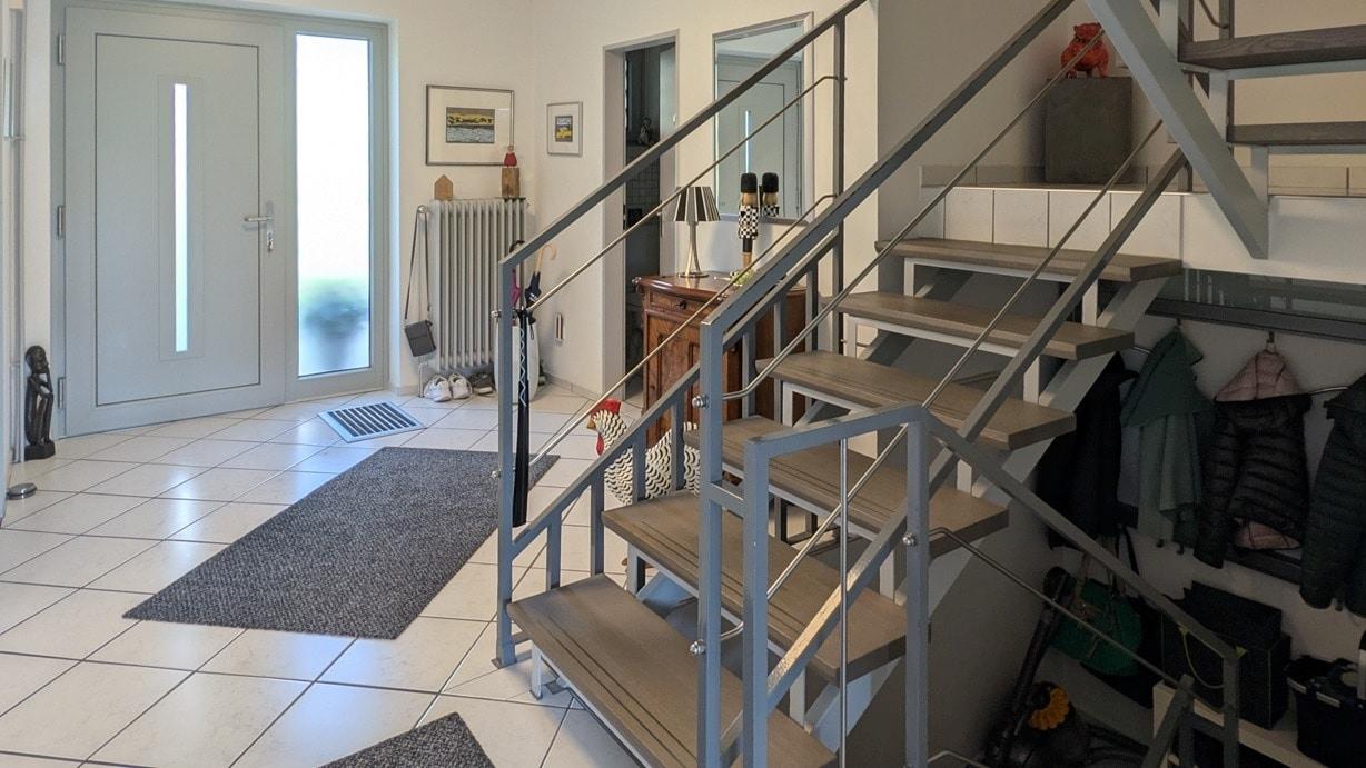 Eingangsdiele mit Treppenaufgang