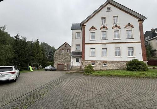 Hofansicht mit Carport
