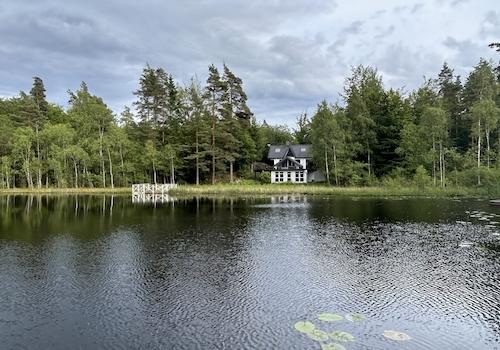 Der See mit Haus