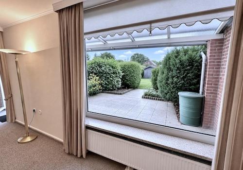 Großes Fenster im Wohnbereich