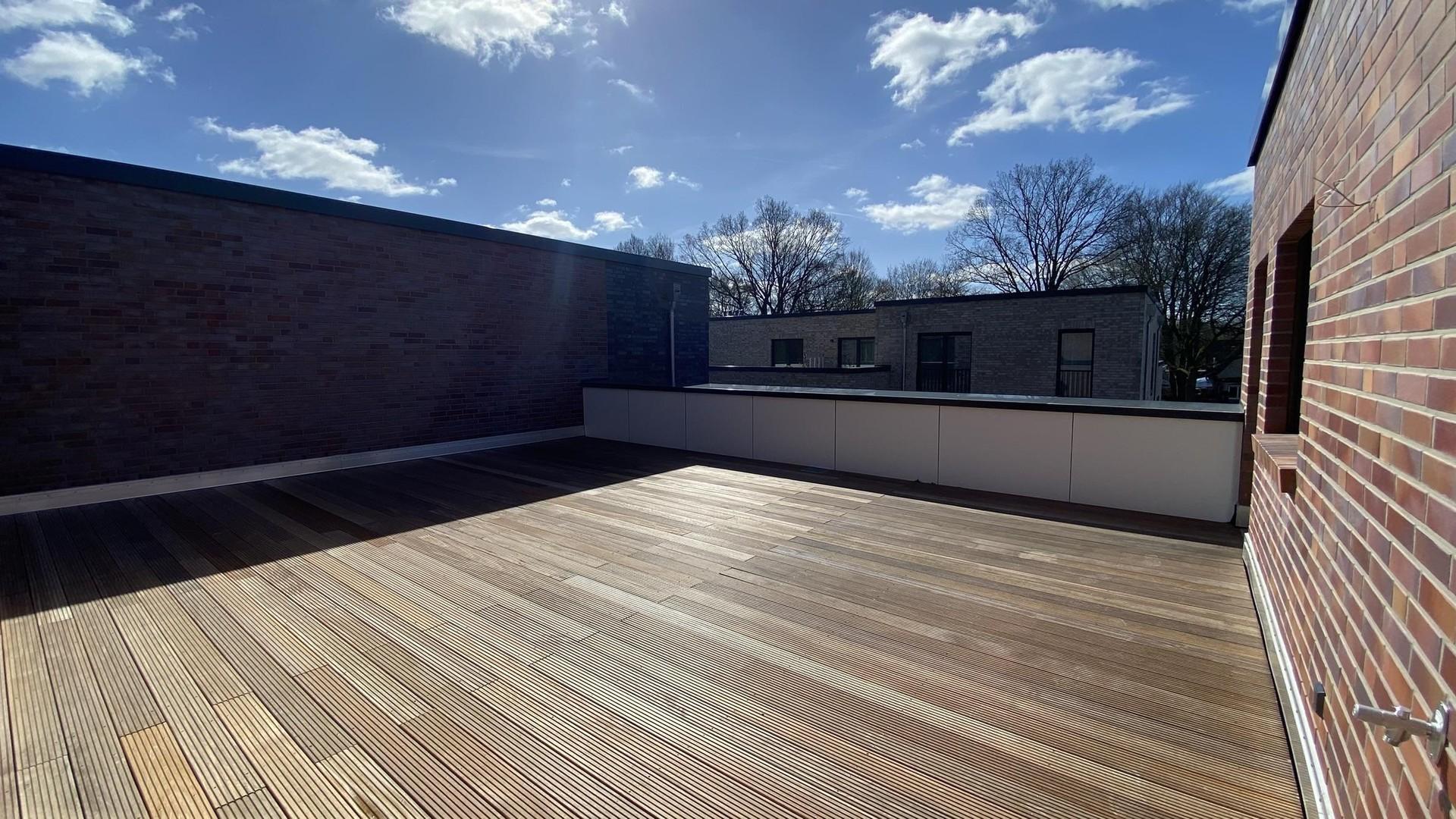 Hauptdachterrasse GFL 66,18m²