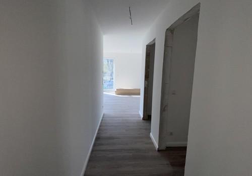 Flur Zimmer 1 & Wohnbereich 