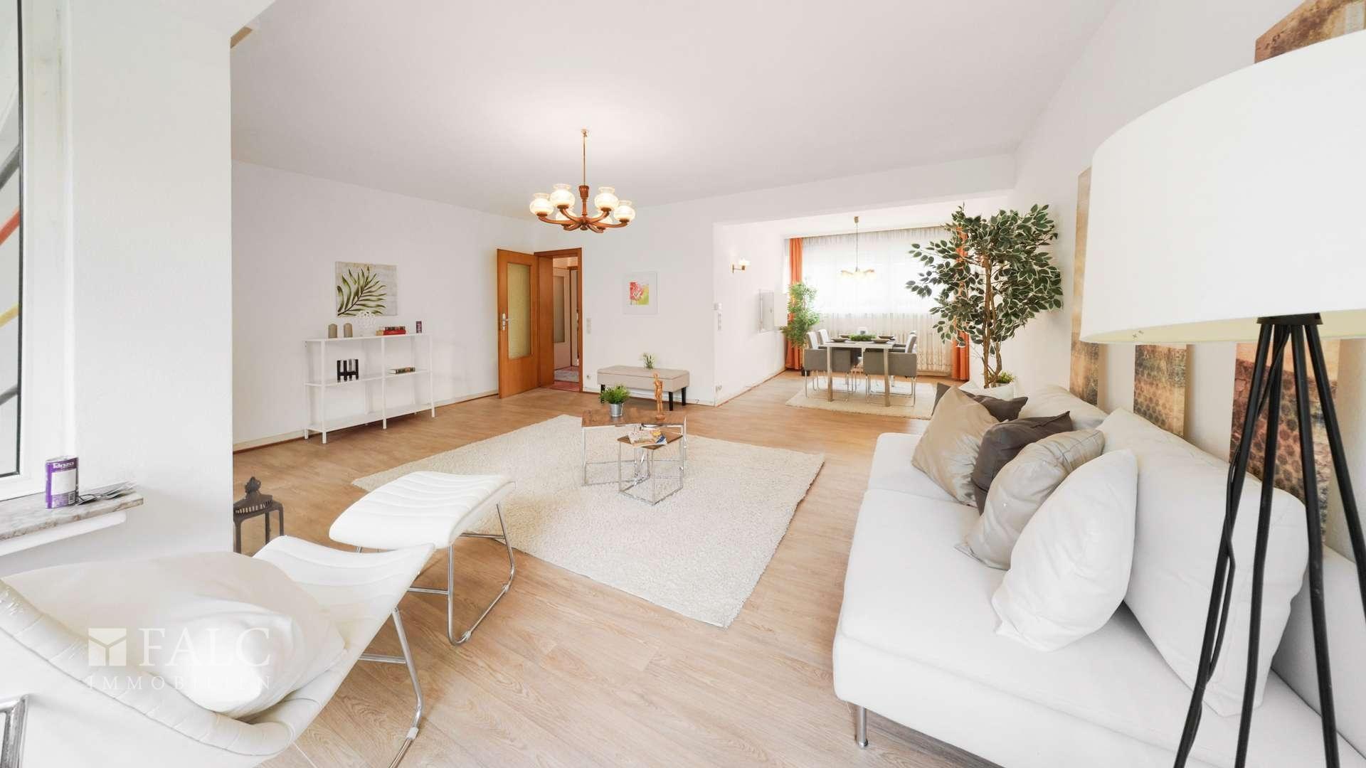 Wohnzimmer mit Esszimmer