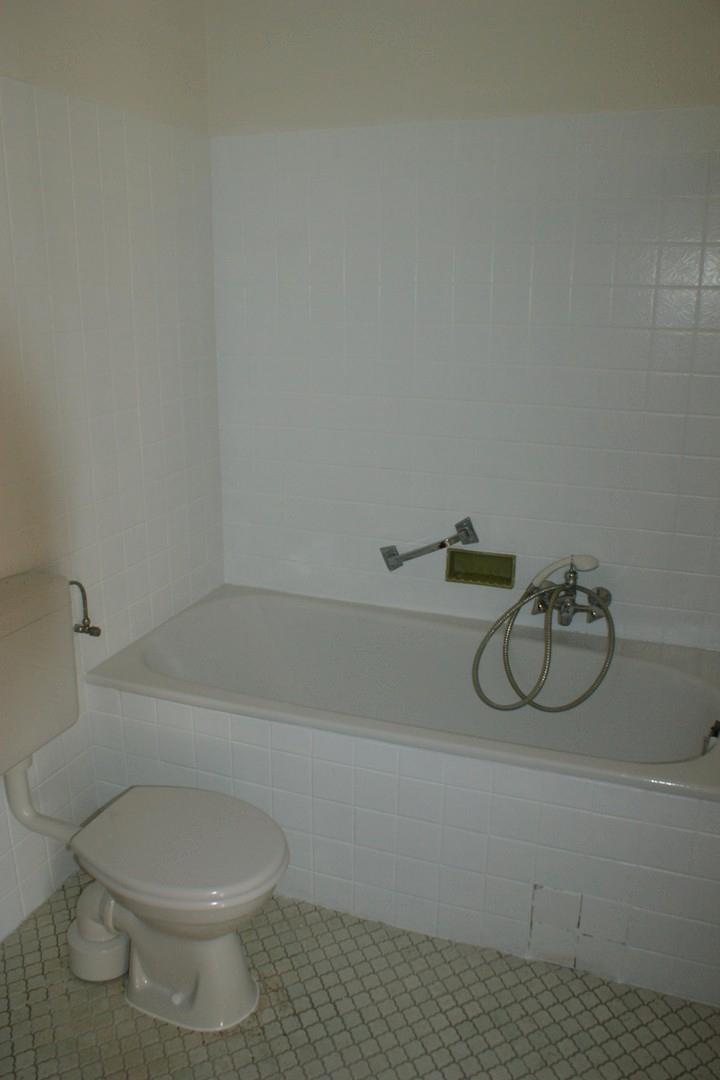 Bad mit Wanne & Dusche