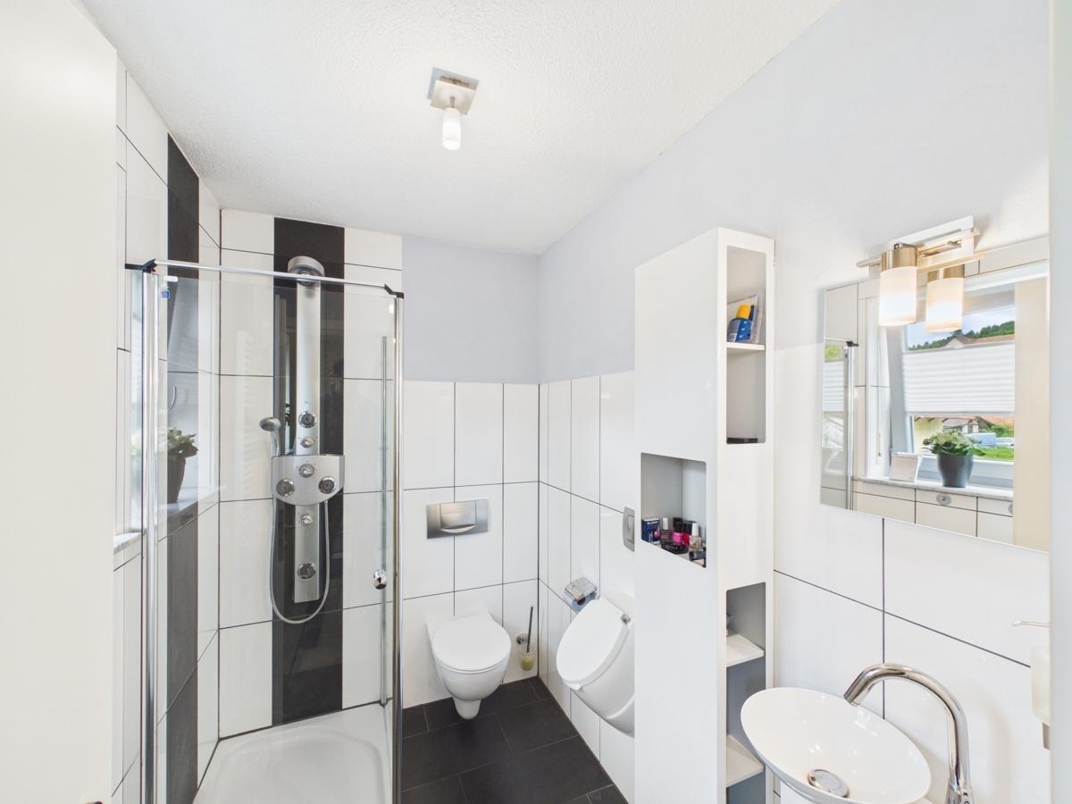 Gäste-Badezimmer mit WC