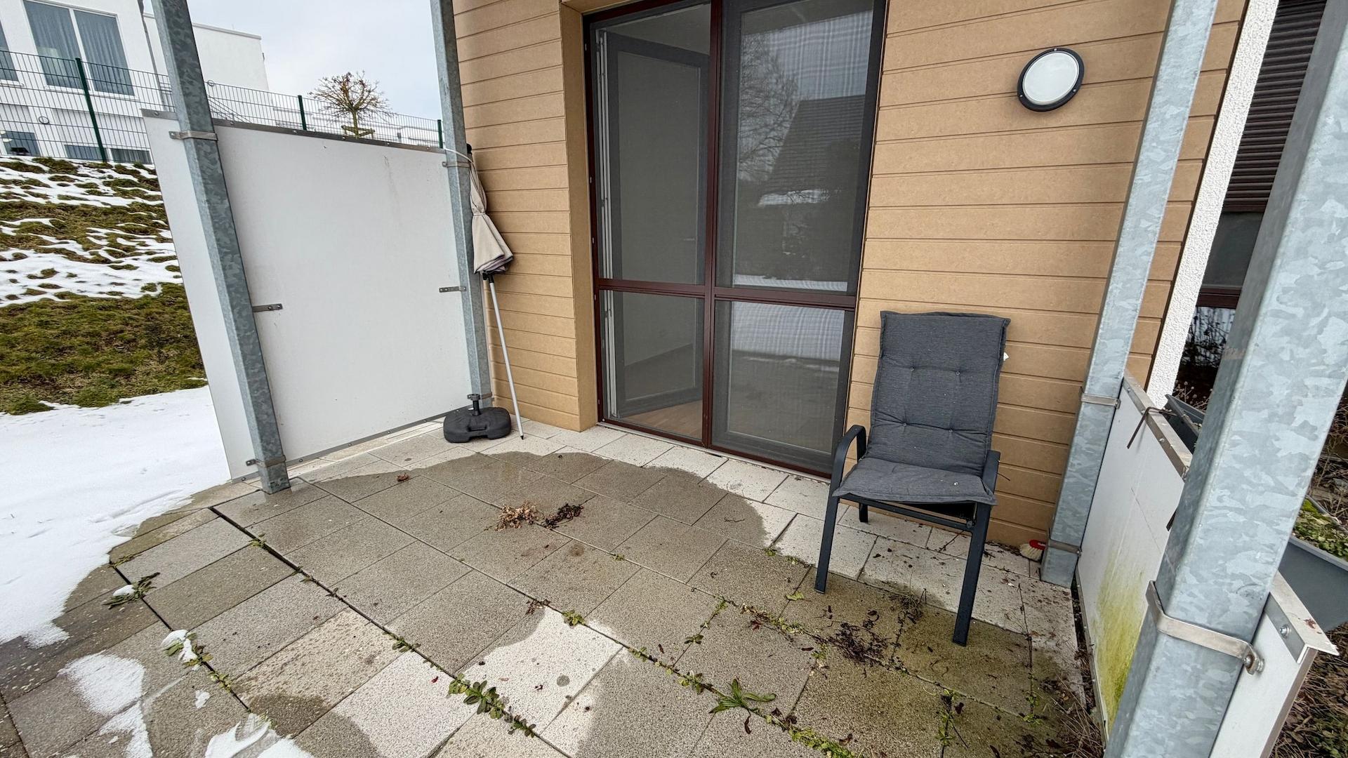 Terrassenansicht mit Stuhl