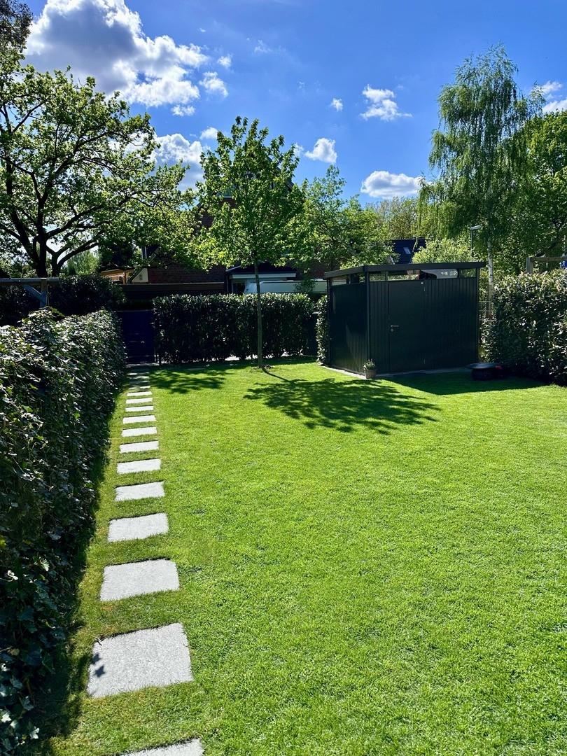 Garten mit Gartenhaus
