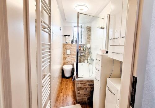 1.OG Badezimmer 1