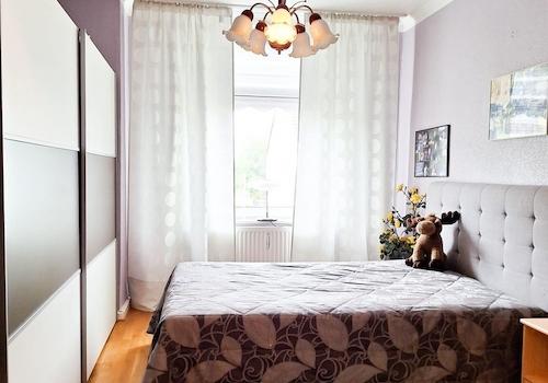 1.OG Schlafzimmer 1