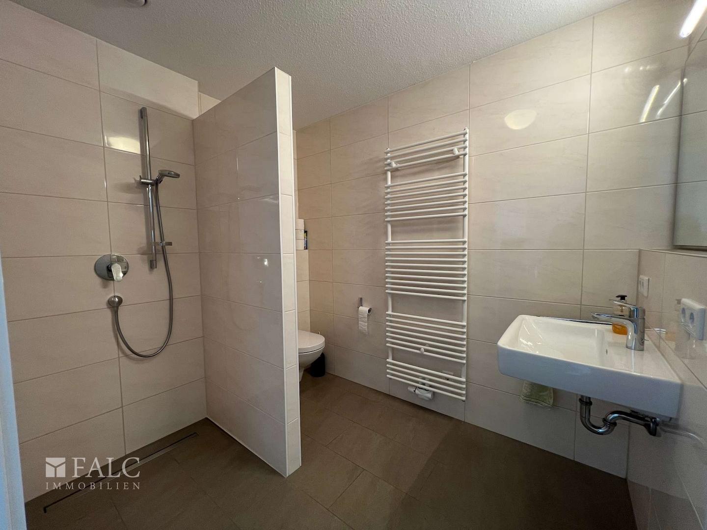 Modernes Badezimmer