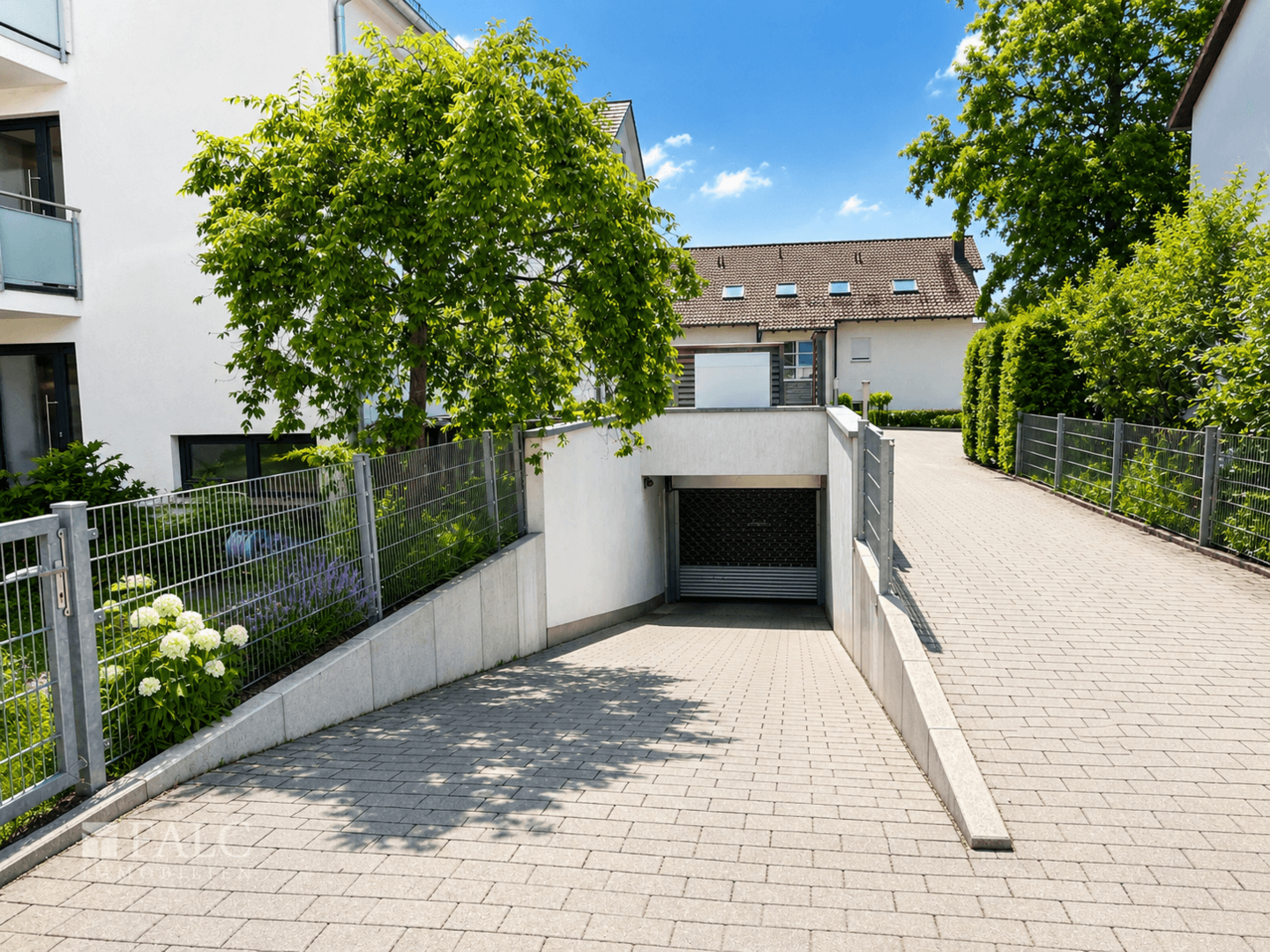 Tiefgaragen Einfahrt