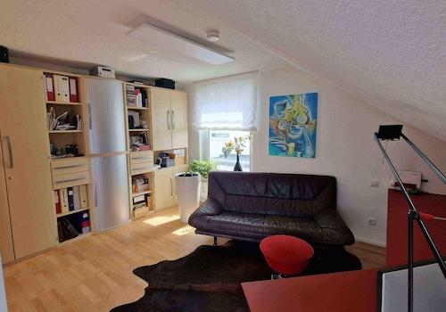 Büro mit SAT TV