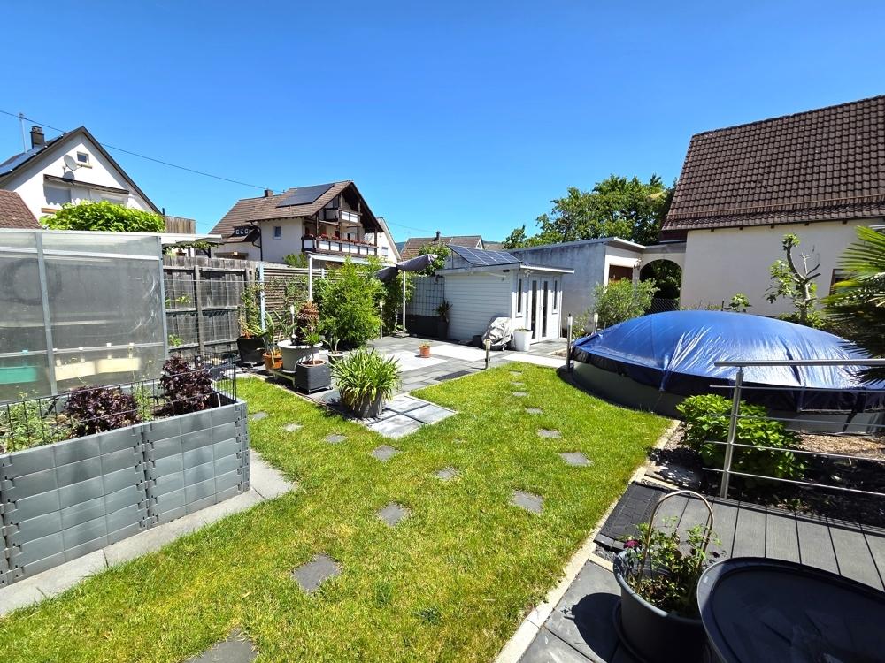komplett neu angelegter Garten
