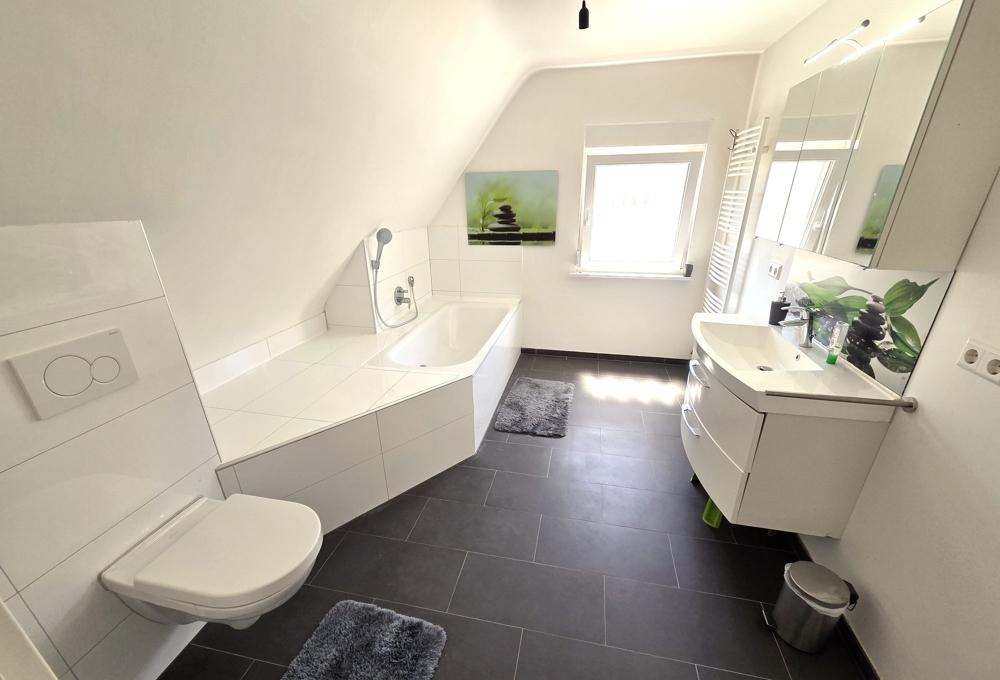 Badewannenbadezimmer