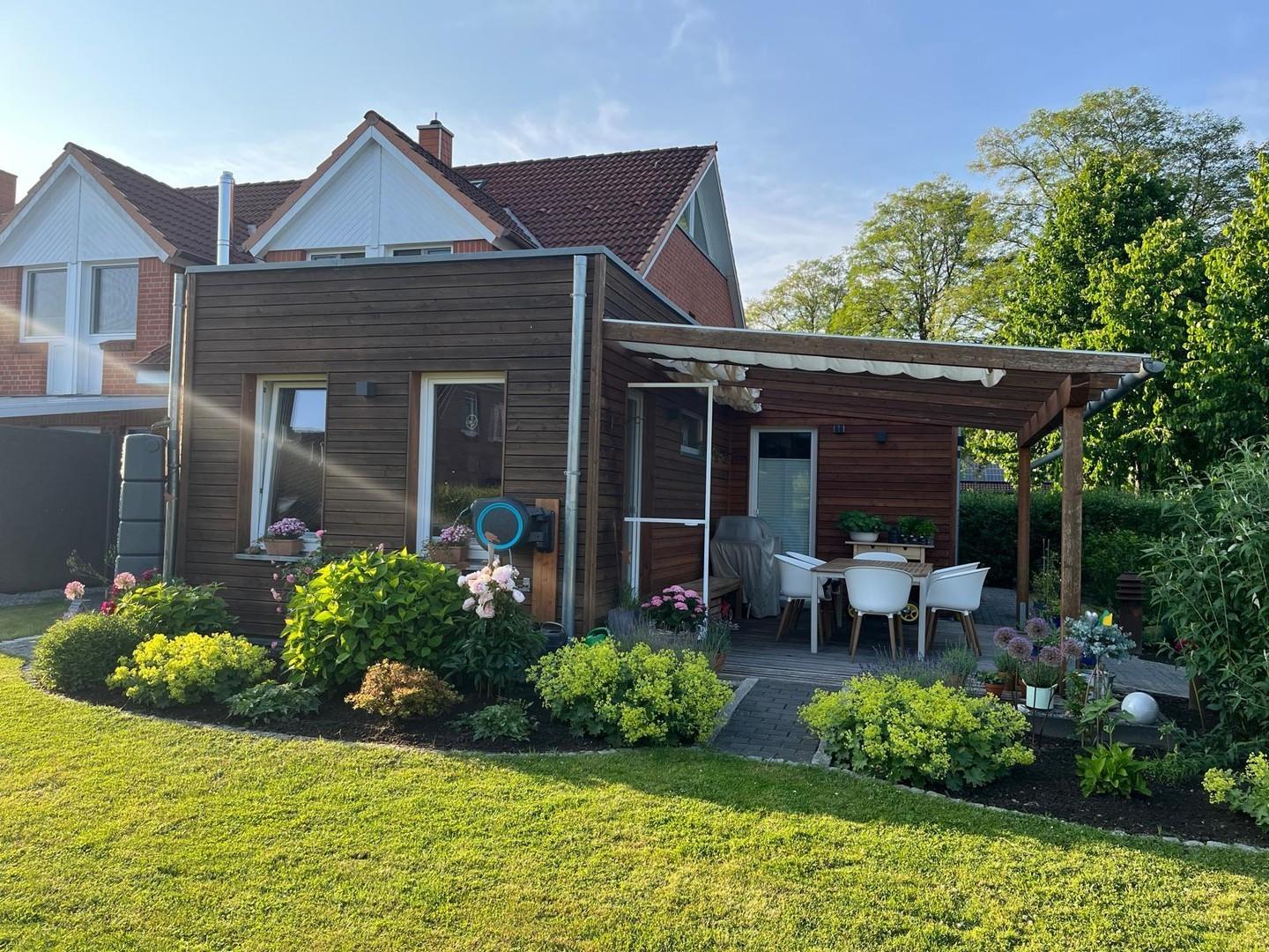 Rückansicht Haus mit Anbau