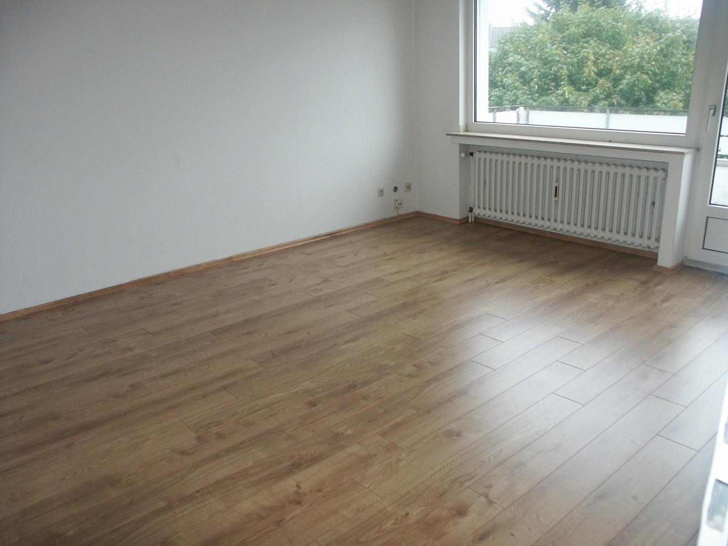 Wohnzimmer mit gr. Balkon 