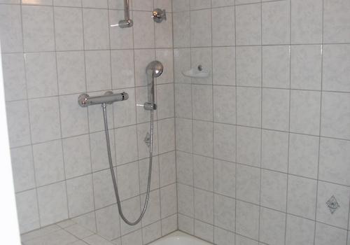 Bad  mit Dusche