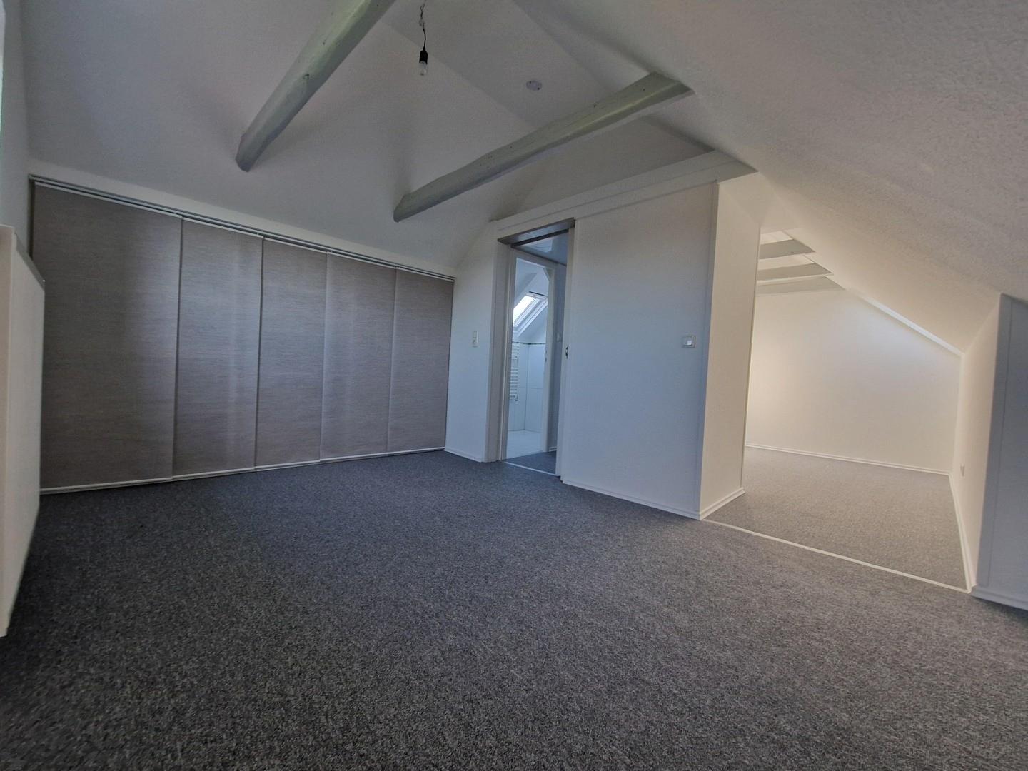 Zimmer 3 D.G.