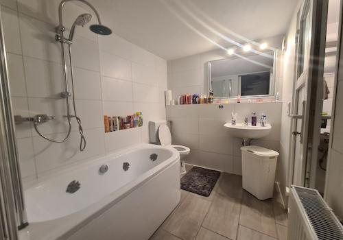 Badezimmer Whg 4 (Neu)