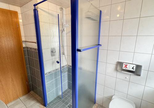 Tageslichtbad mit Dusche und WC EG 