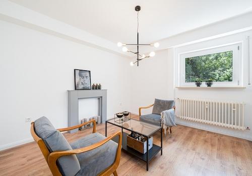 Wohnzimmer / Schlafen_UG